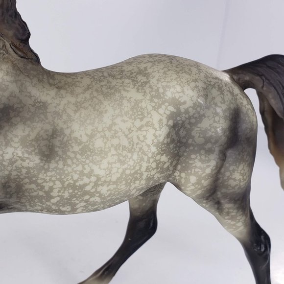 Breyer Horse Classic Hugo Saddle Club Eventing Dapple Grey Black Beauty #61105 - Picture 10 of 13